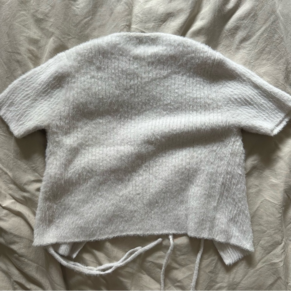 Princess Polly Esha Front Tie Fuzzy Top White XS/S - Picture 9 of 10